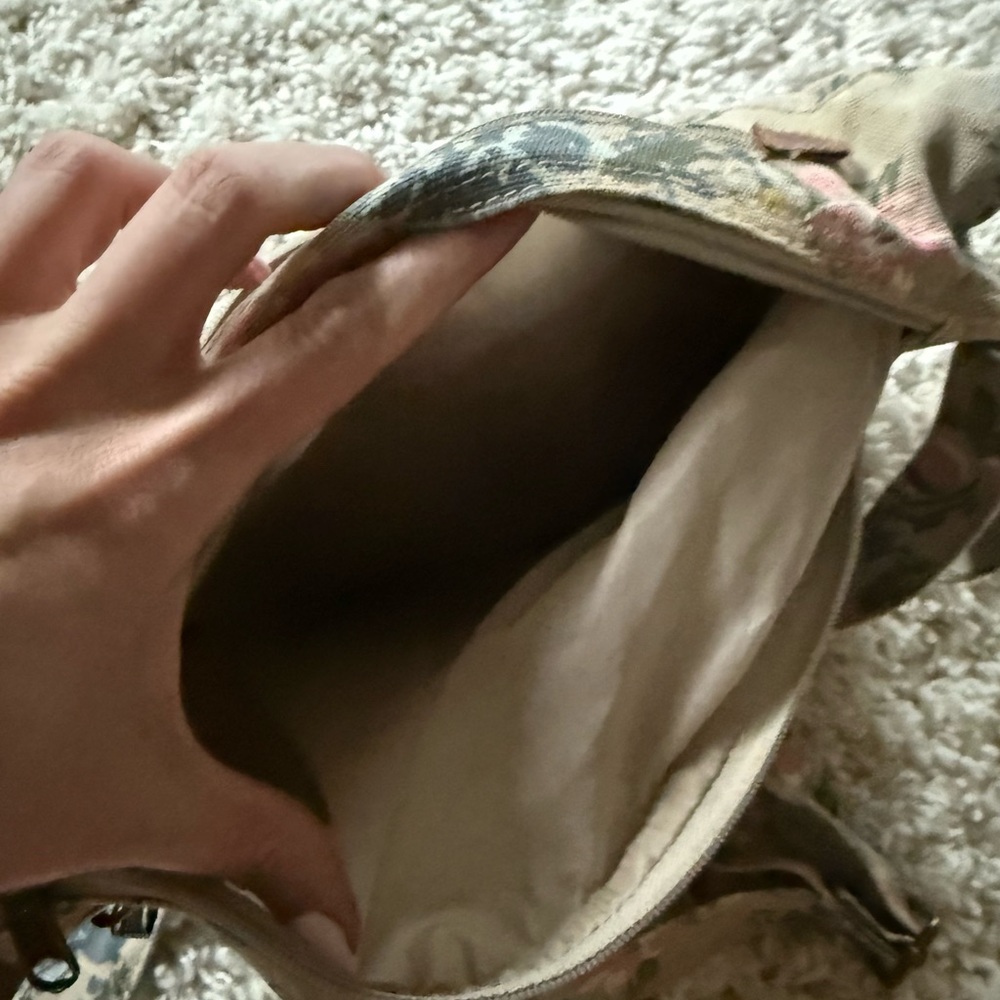 Cute vintage floral crossbody bag with adjustable straps and buckle closure bag - Picture 4 of 4